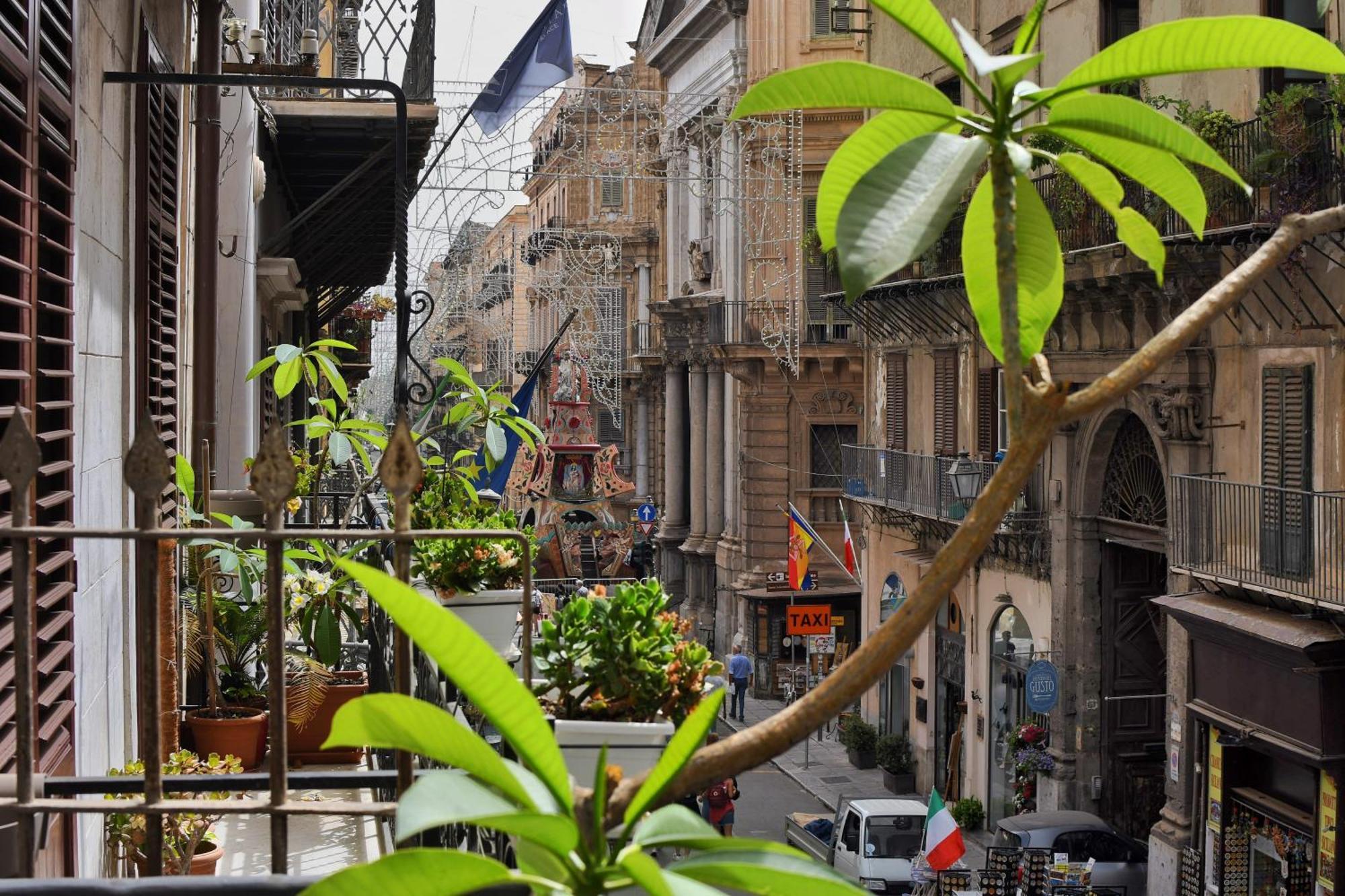 Iflat Palazzo Ragusi Apartment Palermo Bagian luar foto